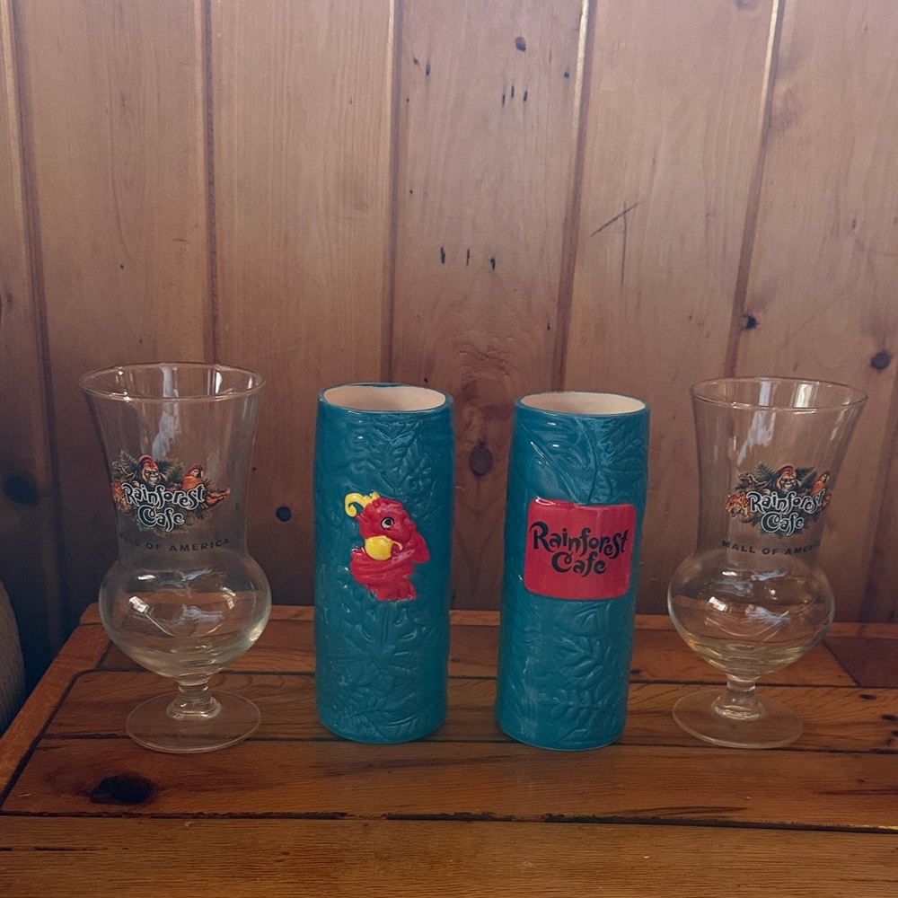 RAINFOREST Turquoise Blue-green Parrot Tiki Tumblers